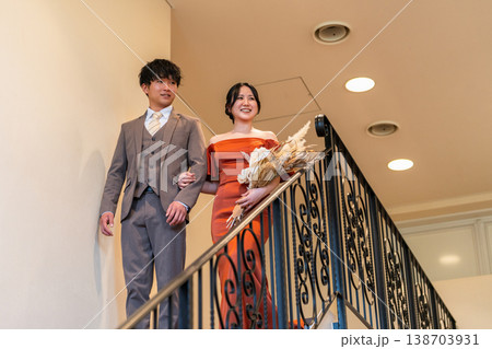 お色直し,披露宴入場する新郎新婦 お色直し,披露宴入場する新郎新婦 138703931