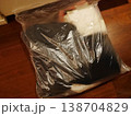 ゴミ袋に詰めた女性用の洋服（古着買取） 138704829