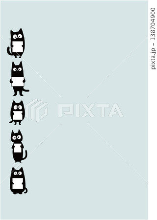 カードを持つ黒猫　縦ライン　手描き風かわいい猫イラスト　文字入れ素材 138704900