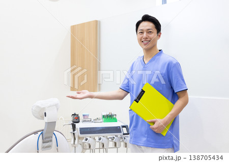 歯科医 歯科医のポートレート 歯科医 歯科医のポートレート 138705434
