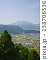 阿蘇の城山展望所から見える田んぼと根子岳 138706536