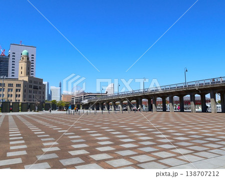 横浜税関と開港波止場（神奈川県横浜市中区海岸通1丁目） 138707212