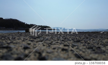 北海道八雲町熊石 関内川河口と日本海の海岸風景 ドローン空撮 138708038