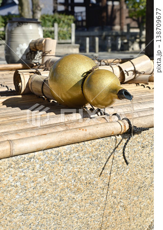 豊国神社　手水舎（手水鉢） 138709677