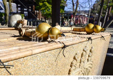 豊国神社　手水舎（手水鉢） 138709679