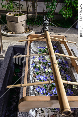晴明神社　手水鉢（手水舎） 138710325