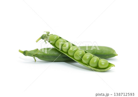 green peas vegetable bean isolated on white 138712593