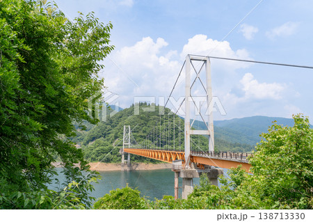 夏の晴れた日の箱ケ瀬橋(夢のかけ橋) 夏の晴れた日の箱ケ瀬橋(夢のかけ橋) 138713330