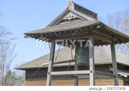 お寺の鐘 138717456