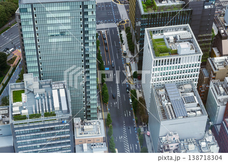 東京虎ノ門のオフィスビル屋上と都市景観の俯瞰イメージ 東京虎ノ門のオフィスビル屋上と都市景観の俯瞰イメージ 138718304