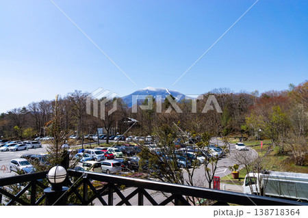ホテルグリーンプラザ軽井沢からの浅間山の眺め　群馬県吾妻郡嬬恋村 138718364