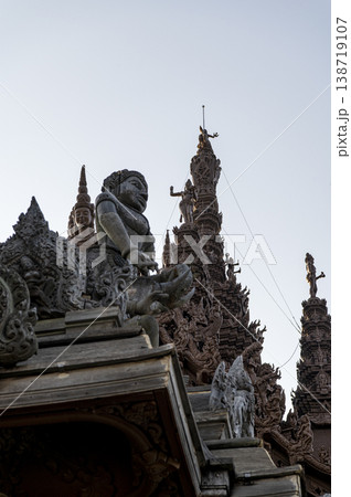 タイ・パタヤ「サンクチュアリー・オブ・トゥルース」 138719107