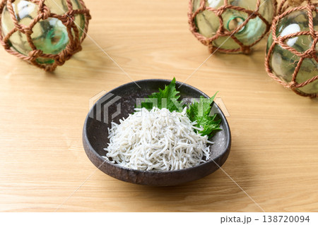 静岡県産、釜揚げしらす 138720094