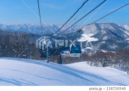 秋田 森吉山 阿仁スキー場 ゴンドラから望む雪山と絶景 秋田 森吉山 阿仁スキー場 ゴンドラから望む雪山と絶景 138720540