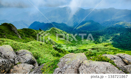 夏の岩菅山登山(岩菅山頂からの眺め) 夏の岩菅山登山(岩菅山頂からの眺め) 138721867
