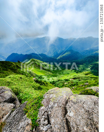 夏の岩菅山登山(岩菅山頂からの眺め) 夏の岩菅山登山(岩菅山頂からの眺め) 138721868