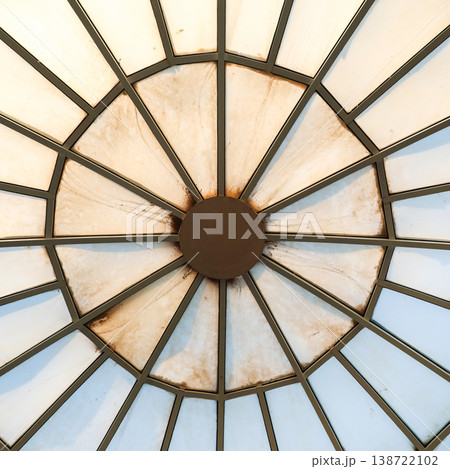 Round dome of the building, view from the inside 138722102
