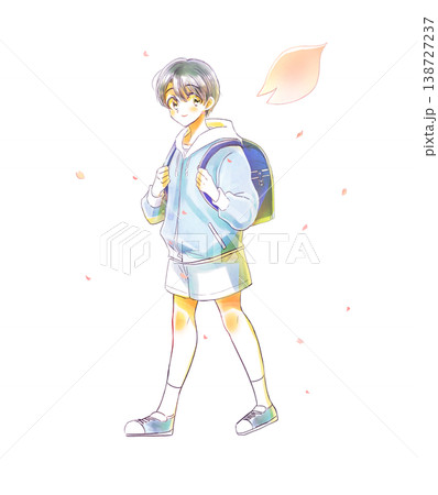 ランドセルを背負って歩く男児　桜吹雪 138727237