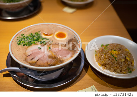 ボリューム満点!ラーメン&チャーハン ボリューム満点!ラーメン&チャーハン 138731425