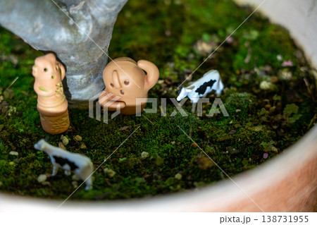 苔とミニチュアの癒し風景 138731955