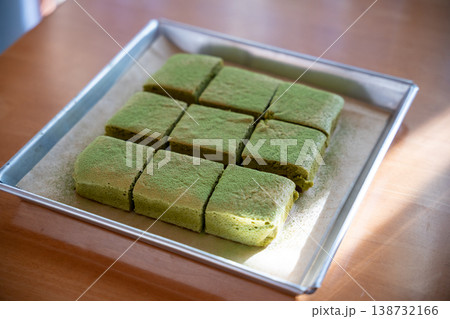 焼きたて抹茶スクエアケーキ 138732166