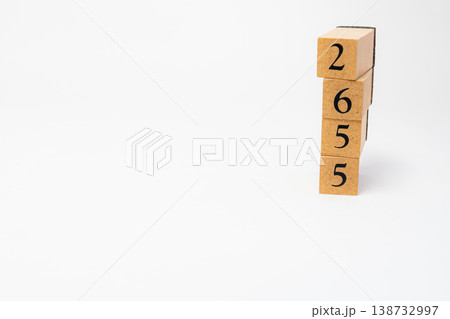 木製ブロックで表現された4桁の数字 シンプルな数値イメージ素材 木製ブロックで表現された4桁の数字 シンプルな数値イメージ素材 138732997