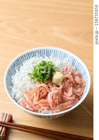 生桜えびと釜揚げしらすの二色丼 138735938