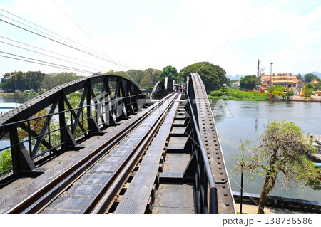 タイのカンチャナブリにある映画の舞台になったクウェー川鉄橋5 タイのカンチャナブリにある映画の舞台になったクウェー川鉄橋5 138736586