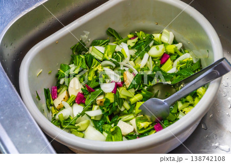 レンジでヘルシーで美味しい温野菜のチーズ乗せを作る レンジでヘルシーで美味しい温野菜のチーズ乗せを作る 138742108