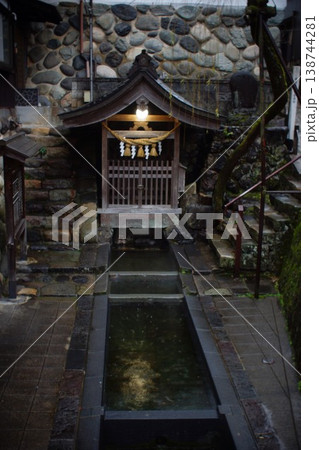 夕暮れの郡上八幡の町並み 宗祇水 夕暮れの郡上八幡の町並み 宗祇水 138744281