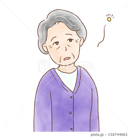 ぼんやりしている顔の高齢女性 138744661