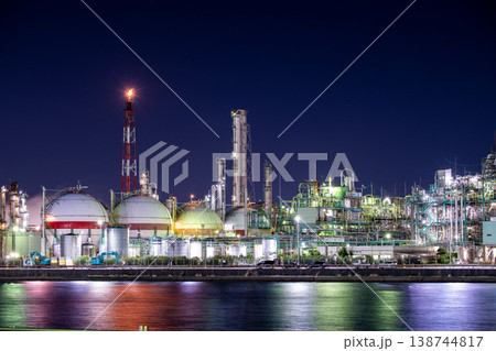 三重県 四日市市 四日市コンビナートの工場夜景 三重県 四日市市 四日市コンビナートの工場夜景 138744817