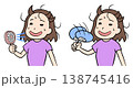ハンディ扇風機とうちわでそれぞれ涼む女性のセットイラスト 138745416