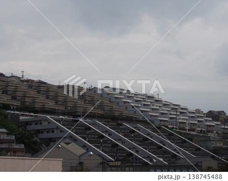 北九州市小倉南区企救丘の傾斜地マンション群 138745488