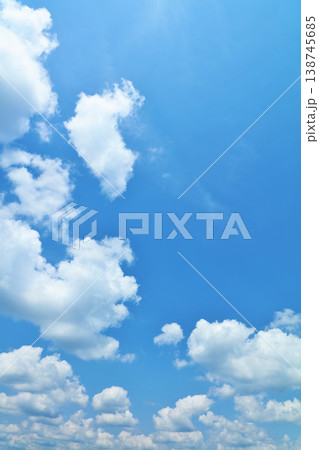 夏の青空と雲 夏の青空と雲 138745685