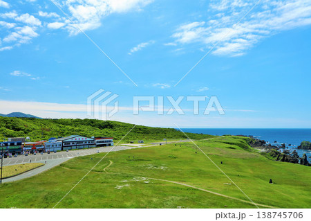 秋田県　男鹿半島　青空の入道崎 138745706