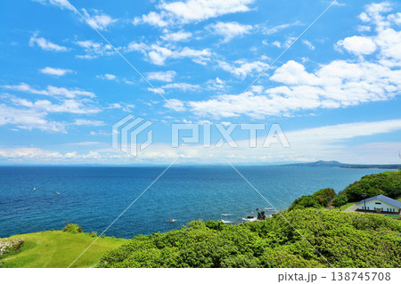 秋田県 男鹿半島 青空の入道崎 秋田県 男鹿半島 青空の入道崎 138745708