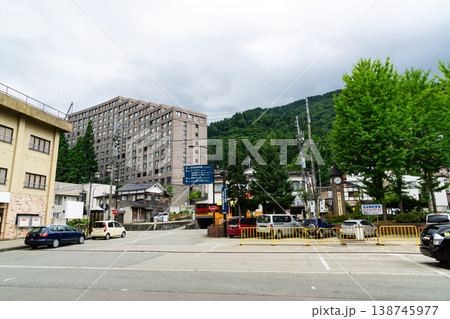 JR上越新幹線 越後湯沢駅 西口の駐車場 新潟県南魚沼郡湯沢町大字湯沢主水 JR上越新幹線 越後湯沢駅 西口の駐車場 新潟県南魚沼郡湯沢町大字湯沢主水 138745977