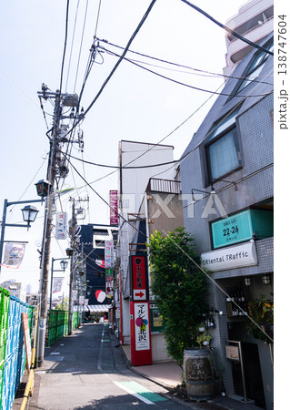 下北沢駅の駅前を散歩 京王井の頭線・小田急小田原線 東京都世田谷区北沢 下北沢駅の駅前を散歩 京王井の頭線・小田急小田原線 東京都世田谷区北沢 138747604