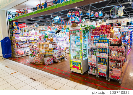 キラキラドンキ ダイバーシティ東京プラザ店　楽しくショッピング　東京都江東区青海 138748822