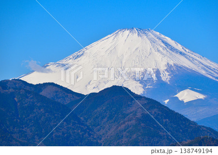 春　冠雪　富士山 138749194