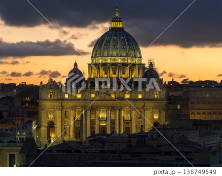 バチカン・サンピエトロ大聖堂の夕景 / St. Peter's Basilica, Vatican 138749549