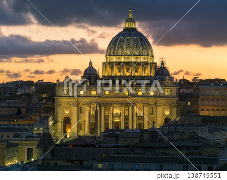 バチカン・サンピエトロ大聖堂の夕景 / St. Peter's Basilica, Vatican バチカン・サンピエトロ大聖堂の夕景 / St. Peter's Basilica, Vatican 138749551