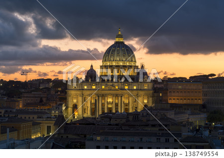 サン・ピエトロ大聖堂の夕景 / St. Peter's Basilica, Vatican サン・ピエトロ大聖堂の夕景 / St. Peter's Basilica, Vatican 138749554