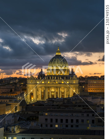 サン・ピエトロ大聖堂の夕景 / St. Peter's Basilica, Vatican サン・ピエトロ大聖堂の夕景 / St. Peter's Basilica, Vatican 138749555