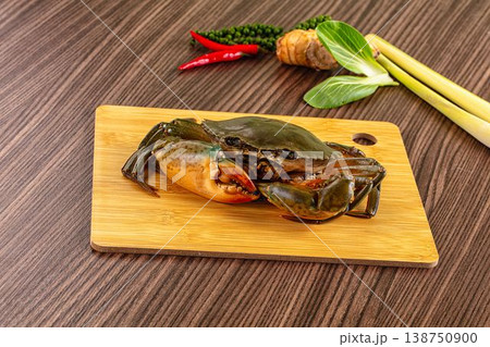 Raw big crab for cooking Raw big crab for cooking 138750900