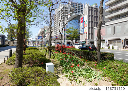 春を迎えたJR尼崎駅北側周辺（2026年4月撮影） 138751320