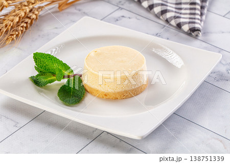 Round dessert cheesecake New York Round dessert cheesecake New York 138751339
