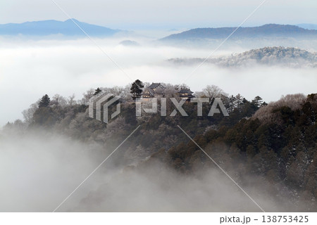 冬の雲海と備中松山城(天空の山城)25091 冬の雲海と備中松山城(天空の山城)25091 138753425