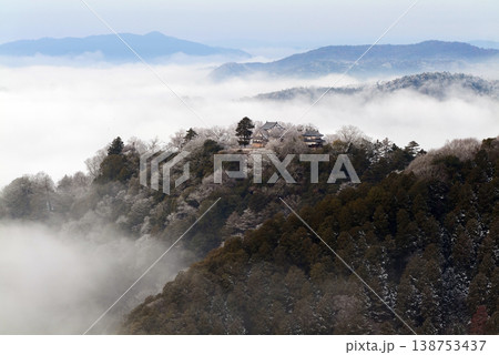 冬の雲海と備中松山城（天空の山城）25226 138753437